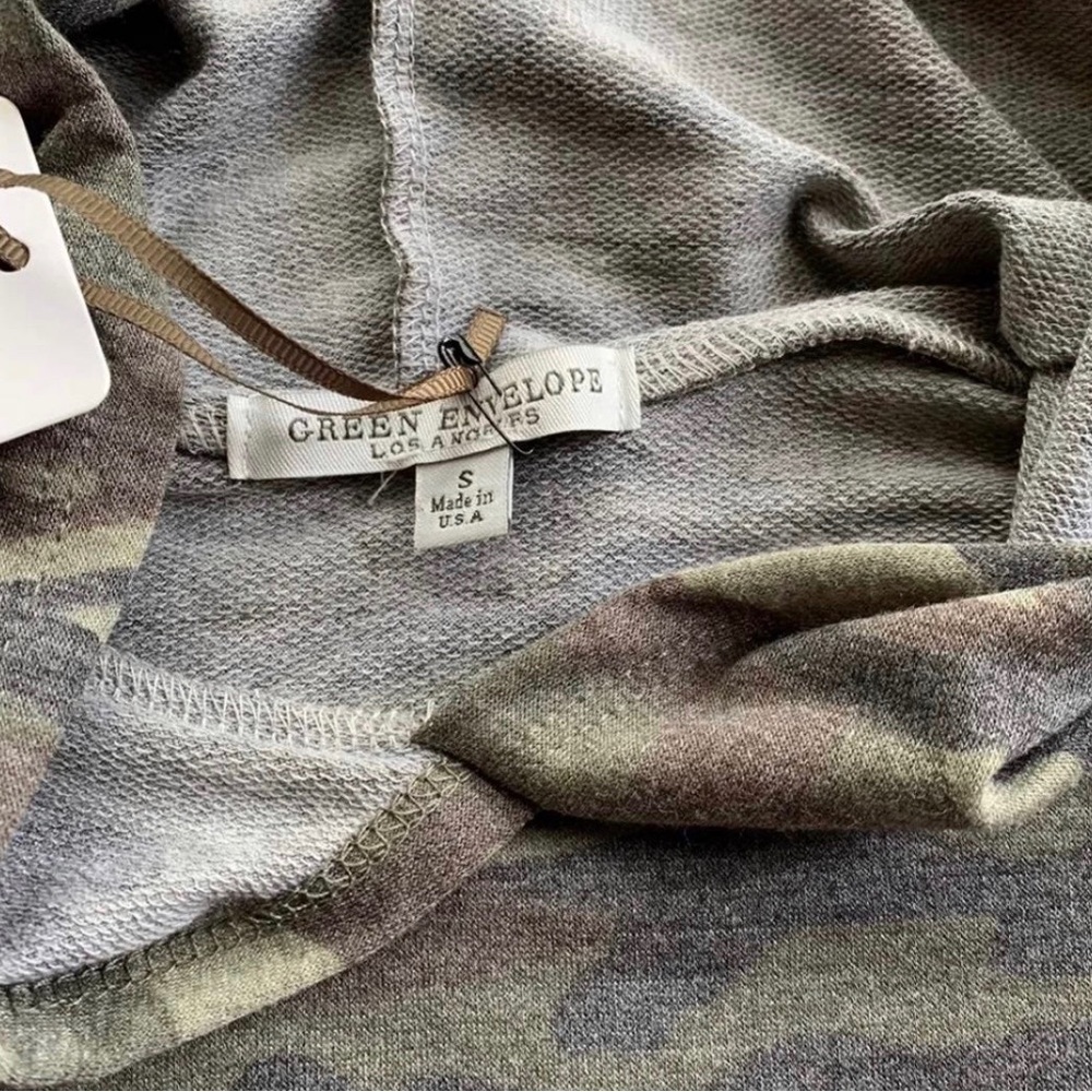 Green Envelope Camouflage Hooded Top Small NEW - Picture 3 of 6
